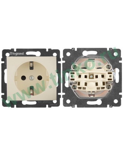Розетка Valena 2К+3 с защитными шторками, на винтах 16А 250В, слоновая кость (774321). Розетка. LegranD в Новосибирске